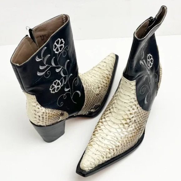 Vintage CIRCLE G Genuine Python Leather Embroidered Zipper Pointy Toe Boots - Picture 2 of 16